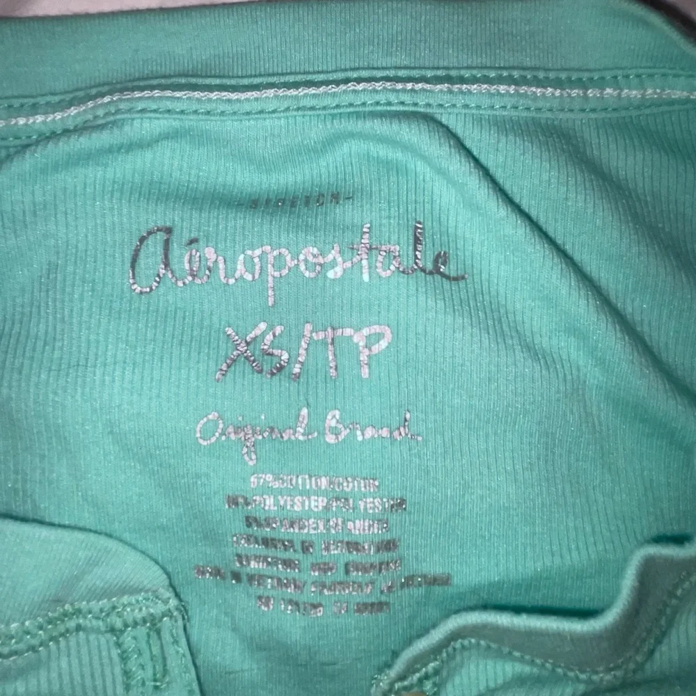 Aeropostale Long-sleeve Top with yellow lettering - Picture 2 of 2